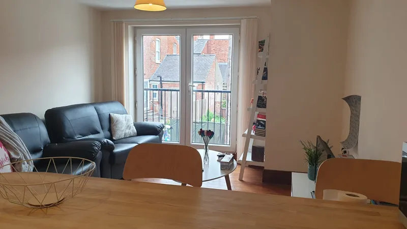 Avondale St // 2 Bed Student Flat // Aug 2026 - Image 2